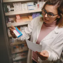 Farmacja praca po studiach: najlepsze możliwości kariery i wynagrodzenia