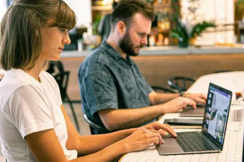 Jak outsourcing pracowników wspiera rozwój firm?
