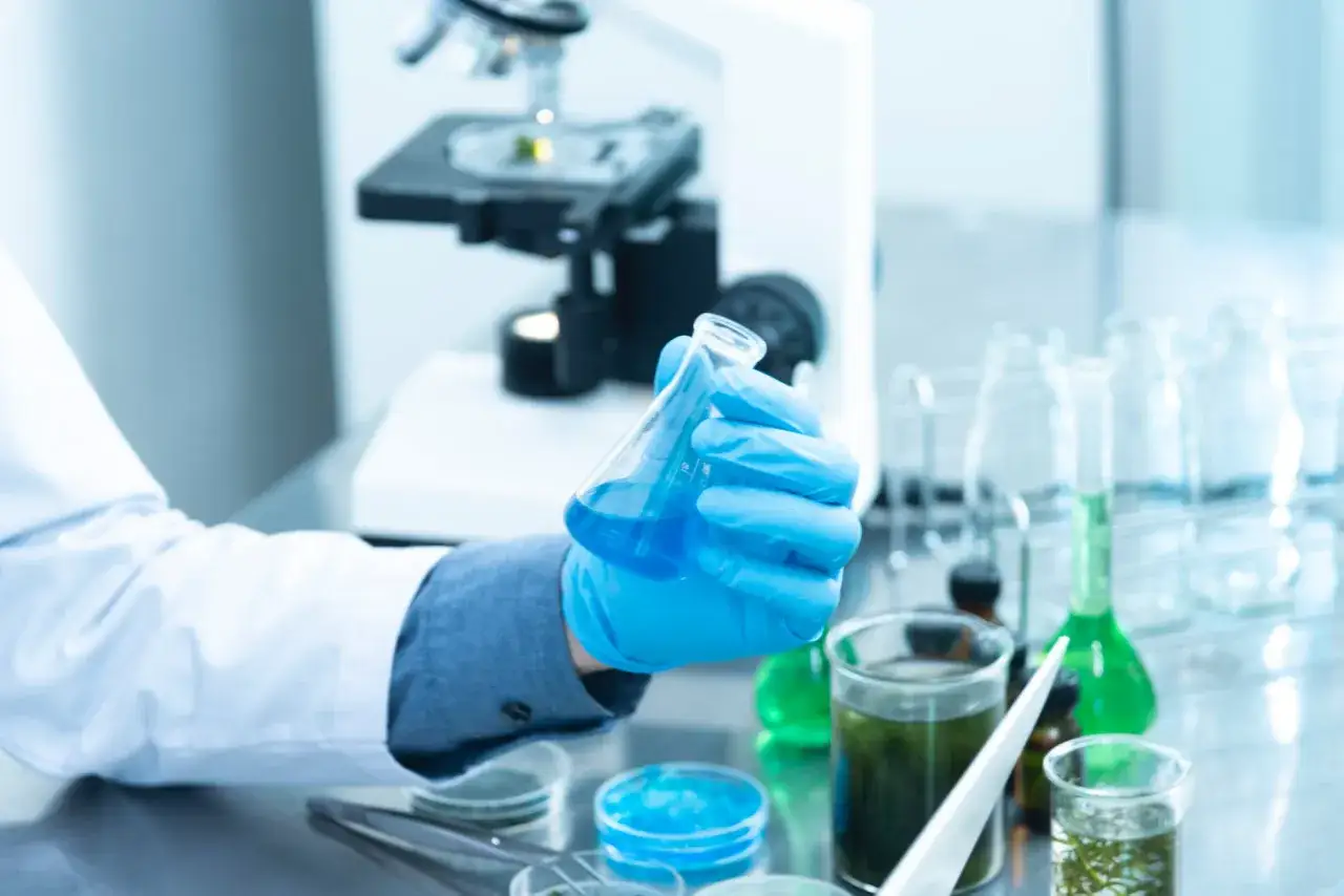 Zdjęcie Co można robić po studiach chemicznych? Odkryj ciekawe ścieżki kariery