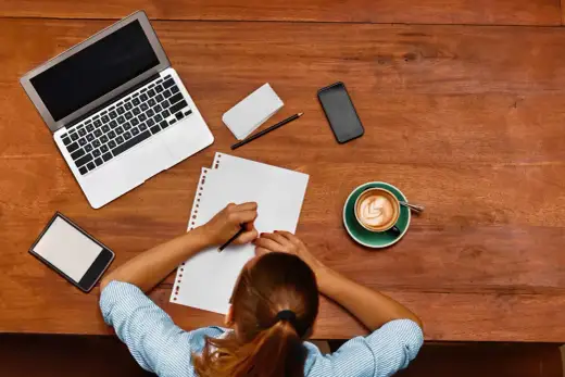 Praca po studiach filologicznych - jak uniknąć trudności na rynku pracy